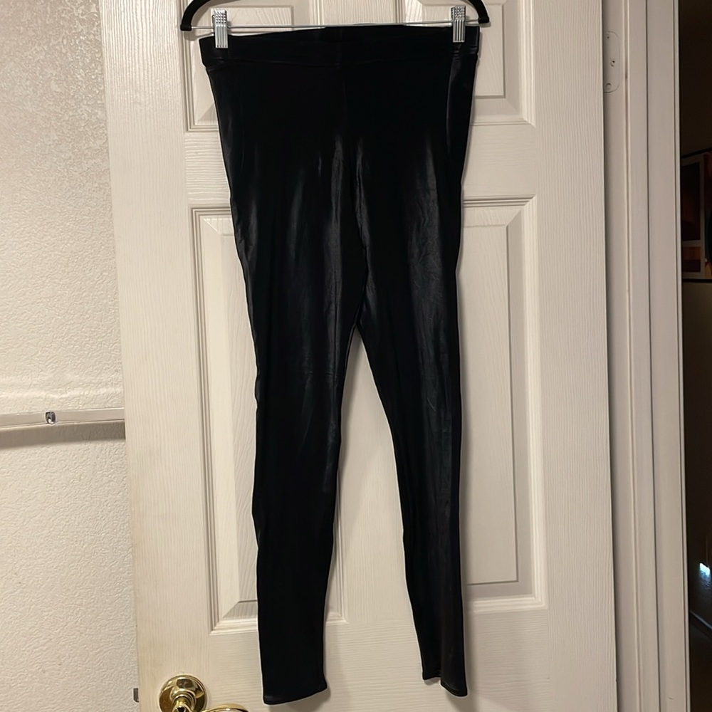 Blackmilk Wetlook Pocket Leggings in XL